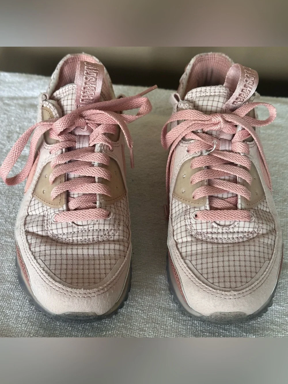 Nike‎ Air Max 90 Terrascape Pink Sneakers Women’s Size 7.5 DH5073-600